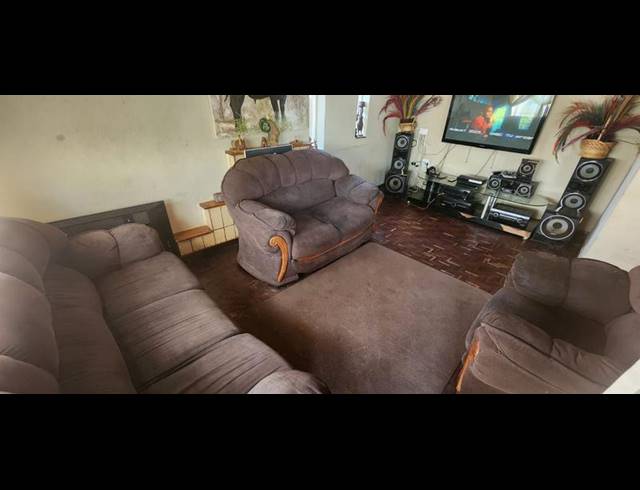 2 BEDROOM HOUSE FOR SALE IN MOROKA